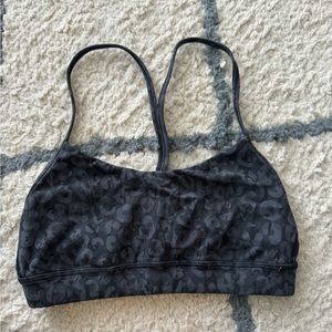 Lululemon Flow Y Bra. Size:4. Color: Intertwined Camo Deep Coal Multi